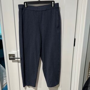Eileen Fisher heavy capris pants with band waist. Size M